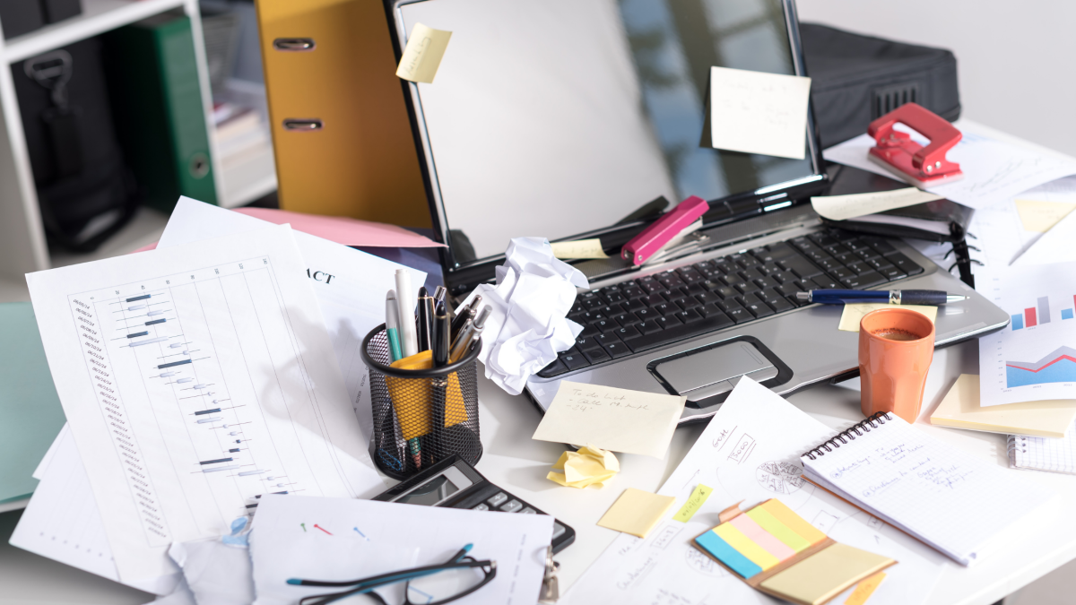 Clean Up Your Mess! #NationalCleanOffYourDesk Day! @NonnieJules @RRBC_Org @RRBC_RWISA @Tweets4RWISA